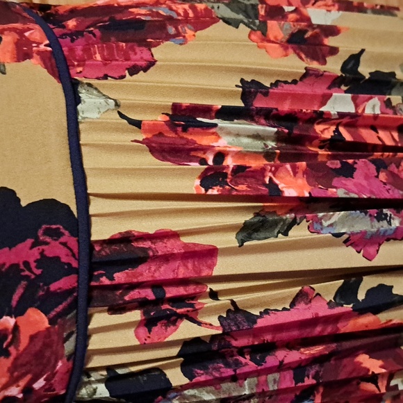 Maggy London Dresss - Picture 3 of 6